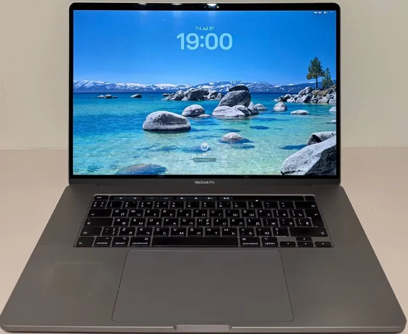 MacBook Pro 16-inch 2019 1