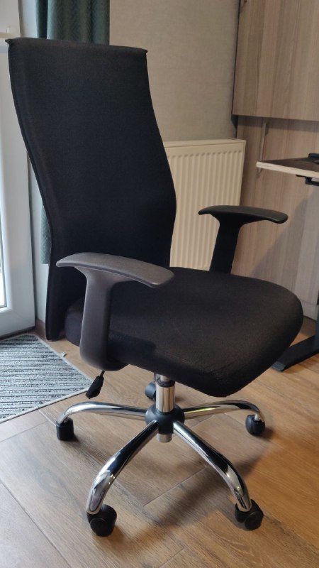 Офисное компьютерное кресло 3