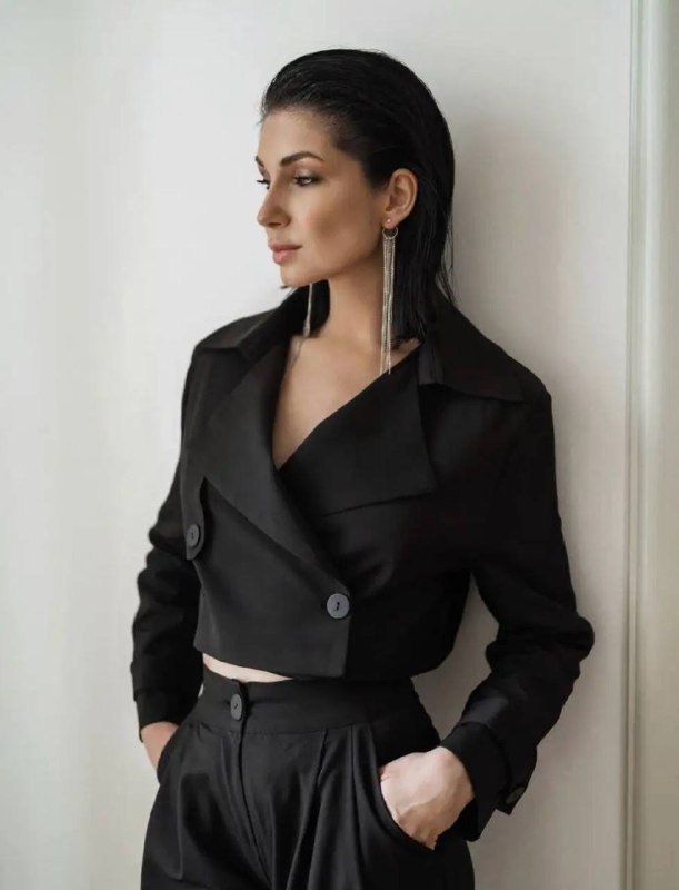 Костюм брючный палаццо с укороченным пиджаком