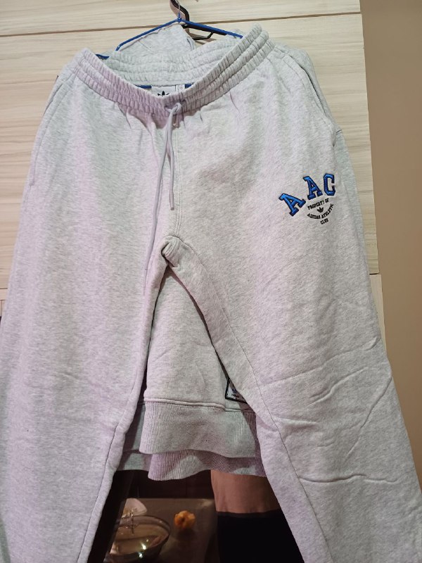 Sweatshirt and Joggers Size L 2