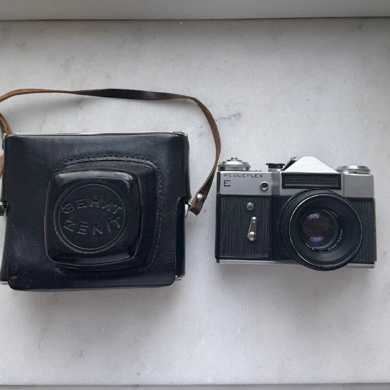 Плёночный фотоаппарат Зенит Е с объективом Helios-44-2 58mm f/2 1