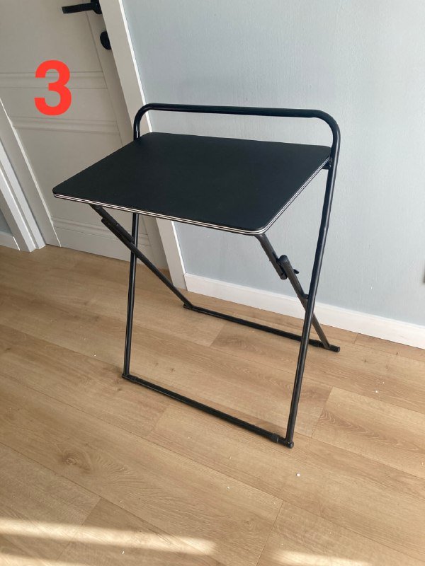 диван раскладной, стол, складной столик, тележка на колесах, рейлинг, плитка 3