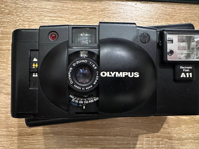 Камера Olympus XA2, вспышка A11, кейс, инструкция