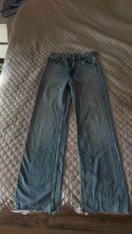 Черные джинсы Zara, Джинсы Zara, Голубые джинсы Stradivarius, Кожаная юбка, Джинсовая куртка Zara, Топ, Боди 2