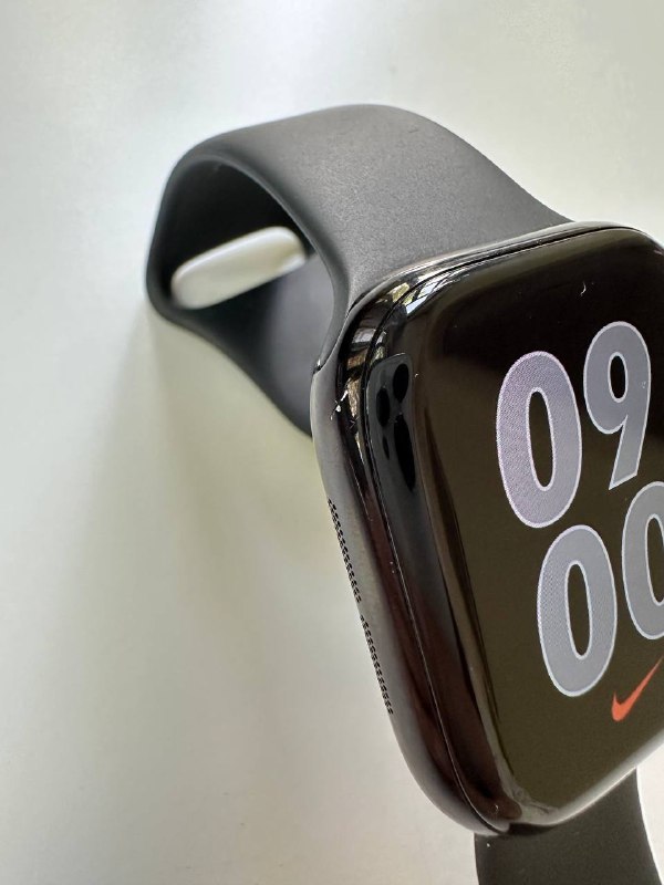 Apple Watch Ultra 10 42mm jet black aluminum 4