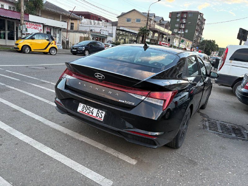 Hyundai Elantra гибрид 2023 6