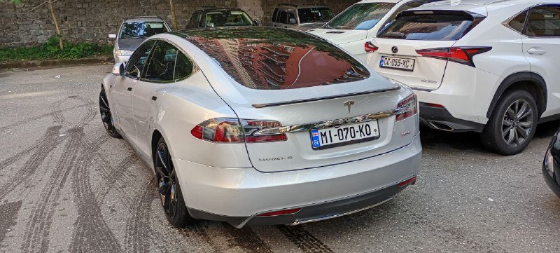 Tesla Model S P85D 2015 электромобиль 4