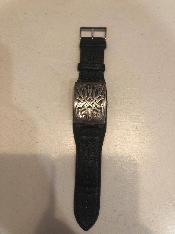 Часы Guess, оригинал, куплены в Праге