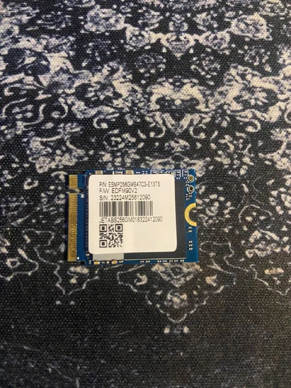 NVMe SSD 256GB 1