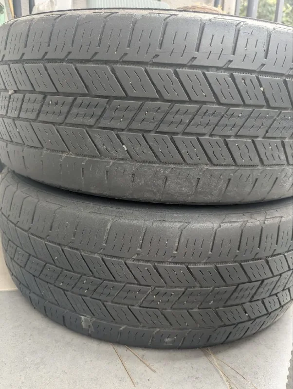 2 автомобильные шины Continental TerrainContact 225/60 R17 1