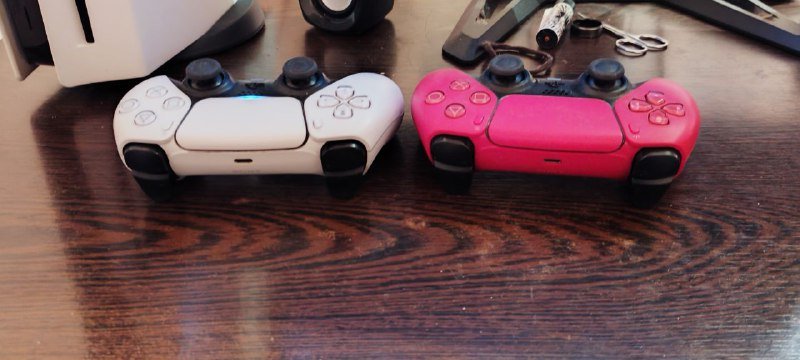 PS5 с дисководом и двумя джойстиками 2