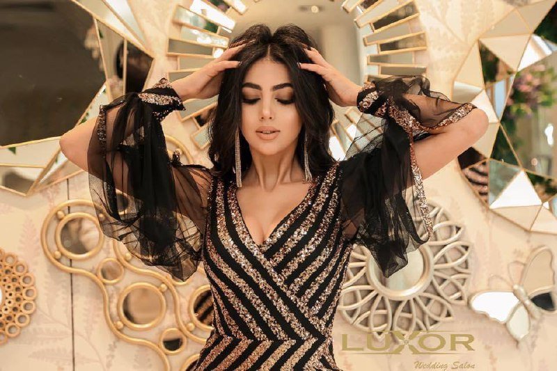 Вечернее платье с пайетками черное с золотым