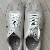Кроссовки Adidas Ozweego и Calvin Klein 9