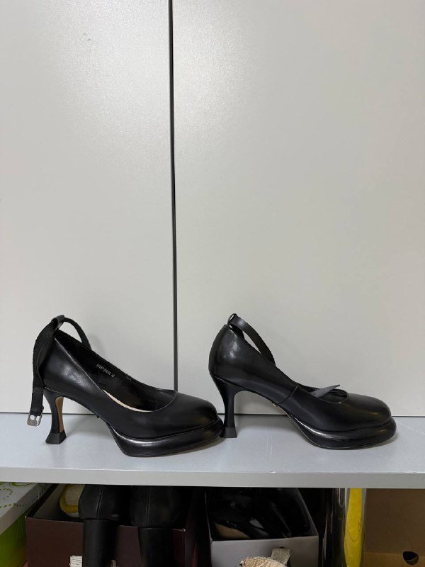 Босоножки из замши, вьетнамки Havaianas, босоножки Bershka, кожаные туфли 38 р 5