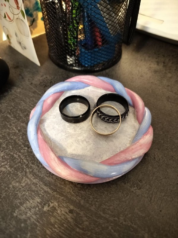 Ковёр, клетка для грызунов, насос, кухонные весы, подушка, наполнитель, тарелочка, подсвечник, вентилятор 7