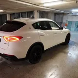 Maserati Levante SQ4 3