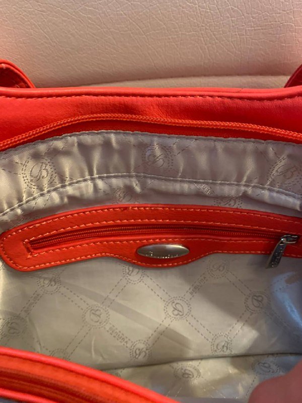 Красная сумка с тремя отделениями и карманами 3