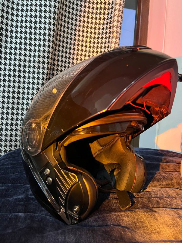 Мотоциклетные шлемы IXS 300 и STUDDS Ninja Elite 2