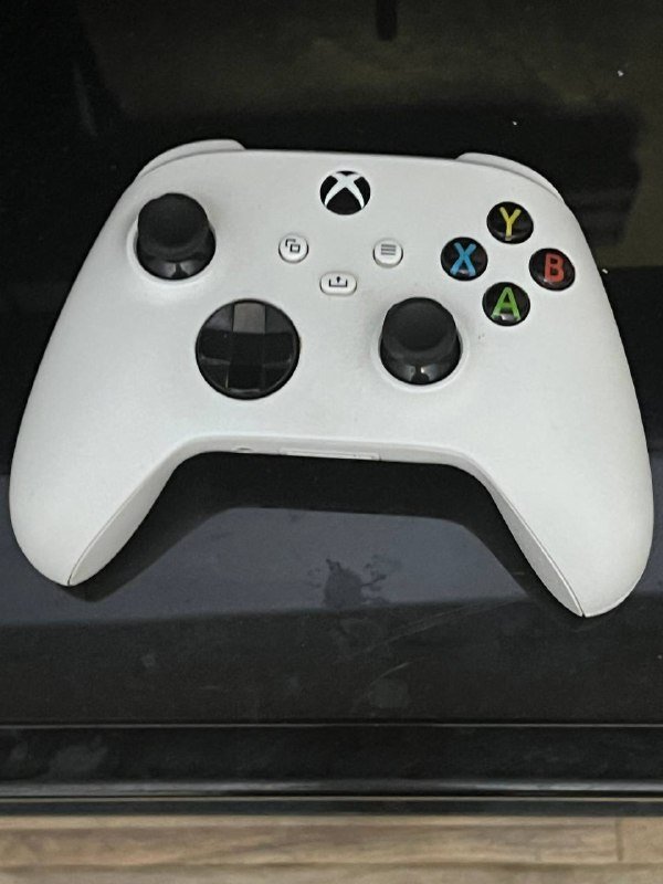 Геймпады Xbox Series S/X и Nintendo Switch 2