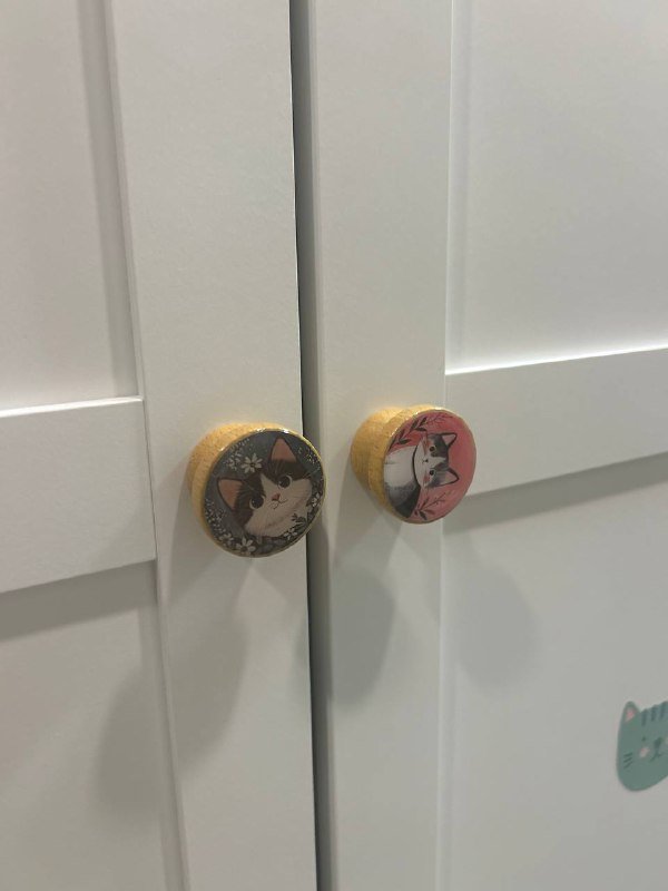 Шкаф FREDENSBORG белый с декоративными картинками 2