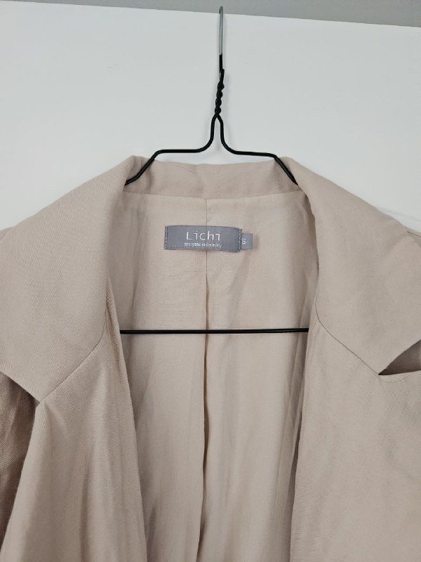 Бежевый пиджак Lichi на завязках, размер S 3