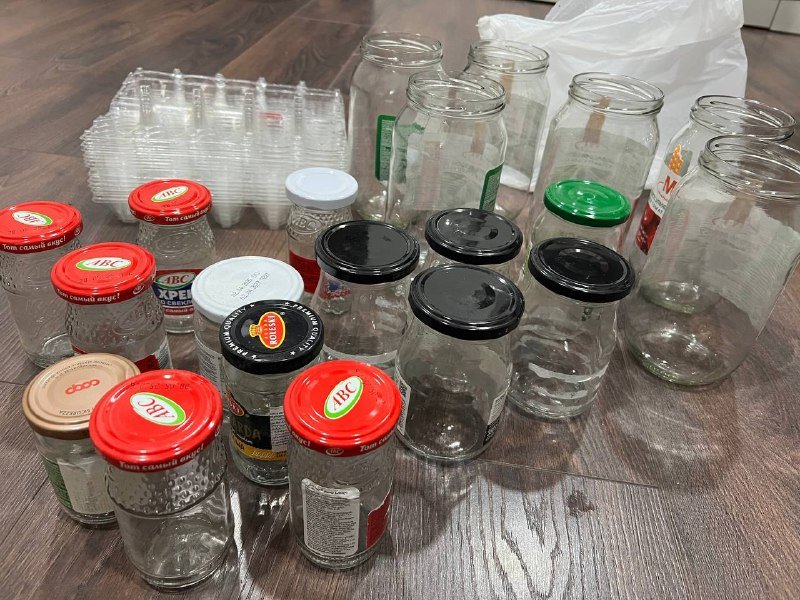 Банки и лоточки для яиц пластмассовые