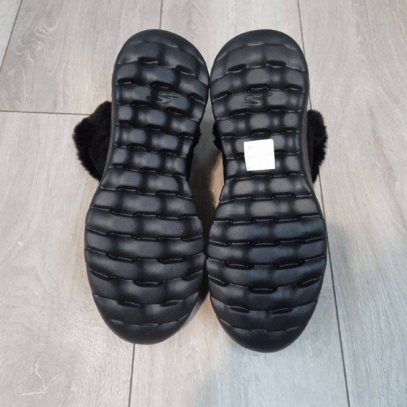 Полуботинки Skechers черные натуральная замша размер 39 3