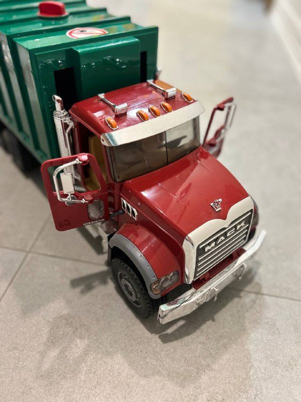 Bruder Toys Мусоровоз Mack Granite 1:16 3