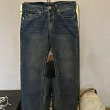 Джинсы True Religion, Levi’s 1