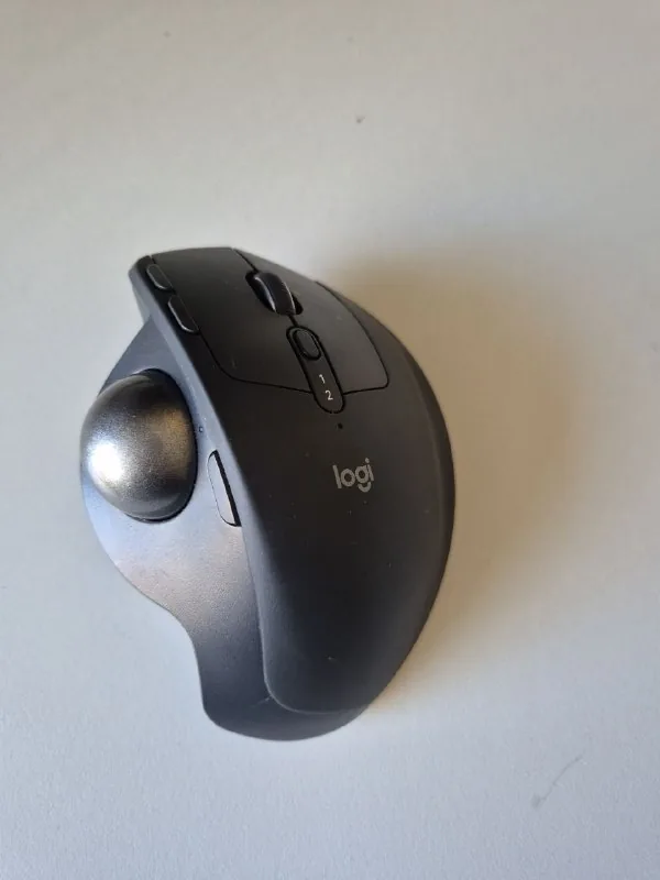 Мышь Logitech с трекболом, микрофон Type-C 1