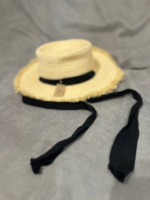 Шляпа соломенная