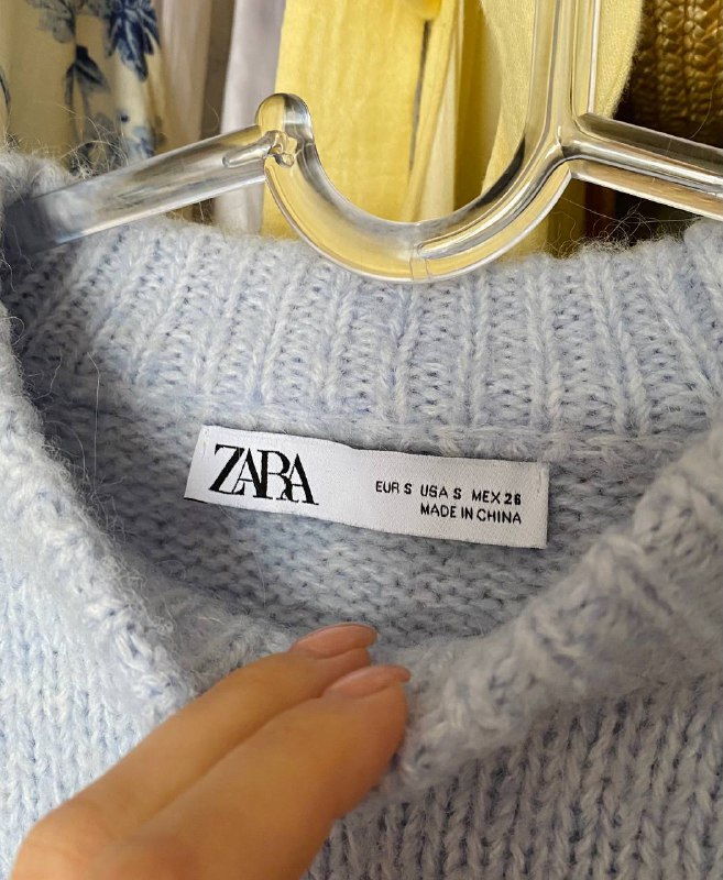 Небесно голубой свитер ZARA 2