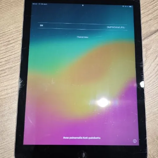 iPad 2018, детский столик IKEA и стульчик