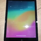 iPad 2018, детский столик IKEA и стульчик 1