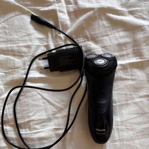 Электробритва Philips Series 1000