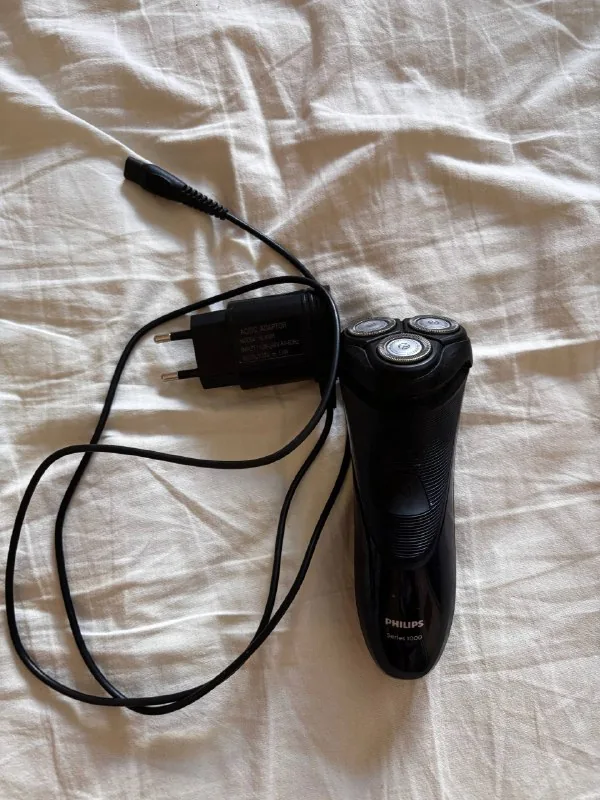 Электробритва Philips Series 1000