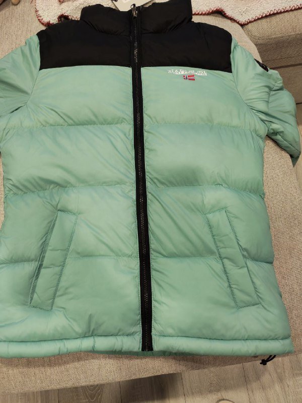 Женский пуховик оригинальный новый 2