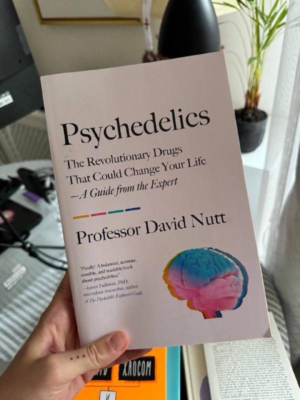 Книги: Посткапитализм, Как управлять хаосом, Psychedelics, Здоровая счастливая сексуальная, Пелевин, Моя любимая страна, Кандинский, 12 стульев, Redesign Work, Пророчества тольтеков 3