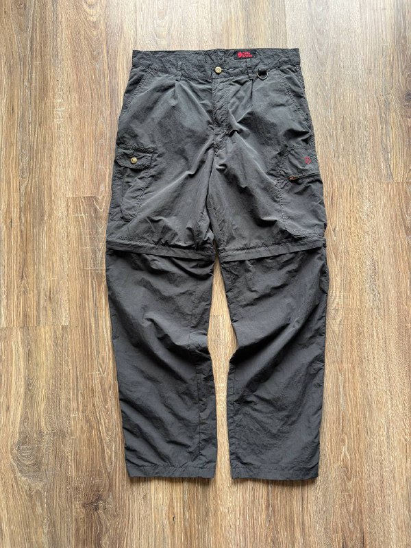 Топ Ellesse, Джинсы Dsquared2, Кепка Nike, Сумка Kipling, Футболка C.P. Company, Харрингтон GAP, Худи Fred Perry, Лонгслив The North Face, Штаны Fjällräven 9