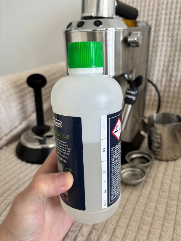 Кофемашина Delonghi EC 685 с аксессуарами и жидкостью для чистки 3