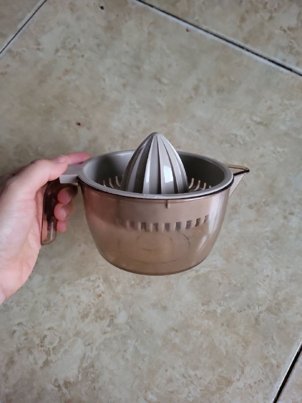 Соковыжималка ручная, миски, тарелки, блюдо