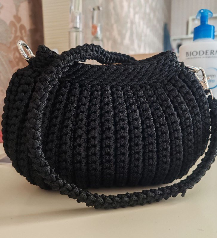 Вязаные сумки, игрушки, шапки, митенки, шарфы 2