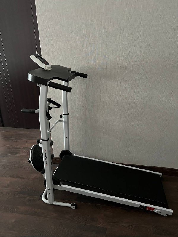Механическая беговая дорожка с тренажерами