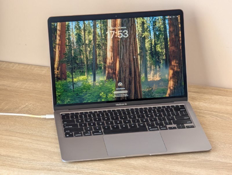 MacBook Air M1 8/512 2020, MacBook Pro i5 8/512 2019 4