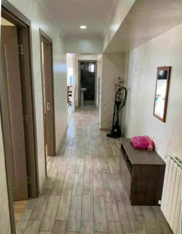 3-комнатная квартира с 2 спальнями в Батуми, аренда на год 3