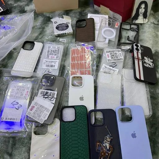 Чехлы на iPhone 16 Pro Max
