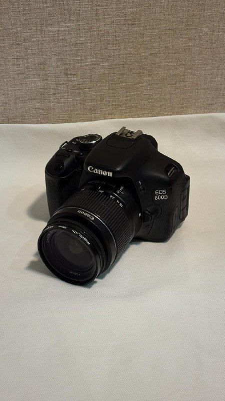 Зеркальный фотоаппарат Canon EOS 600D с комплектом аксессуаров