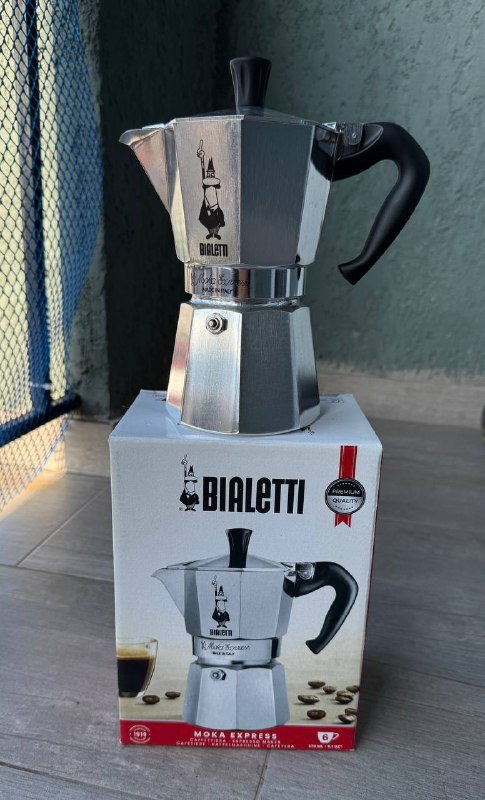 Гейзерная кофеварка Bialetti на 6 чашек