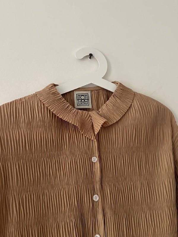 Рубашка Toteme, юбка A.P.C. 2