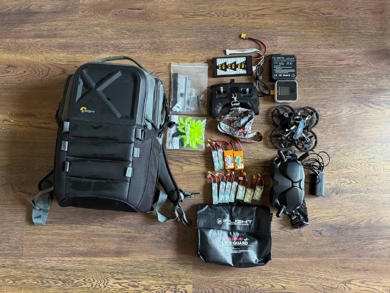 Red Dead Redemption Nintendo switch, Sony A6300 camera, Tamron 17-70 lens, Laofah RGB light, powerbank, smartphone holder, ND filter, XP Pen tablet, FPV-set, Apple iPad 4, Xiaomi amplifier